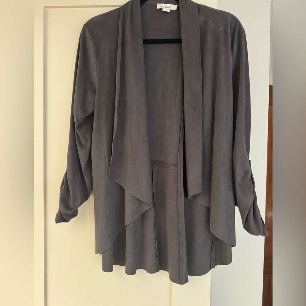 Simply Noelle Size L/XL dart gray faux suede shawl.
